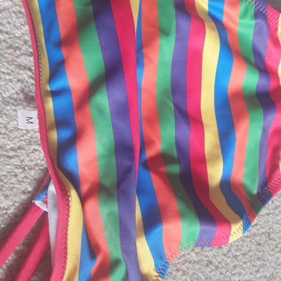Rainbow bikini size medium - Picture 7 of 7